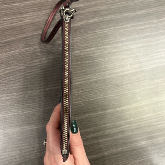 Coach Sparkle Glitter Cherry Purple Small Wristlet F64585 - Picture 7 of 8